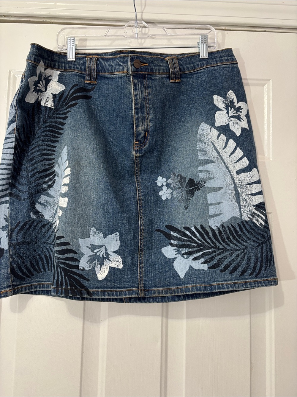 Venezia brand denim miniskirt Size 20. New w tags